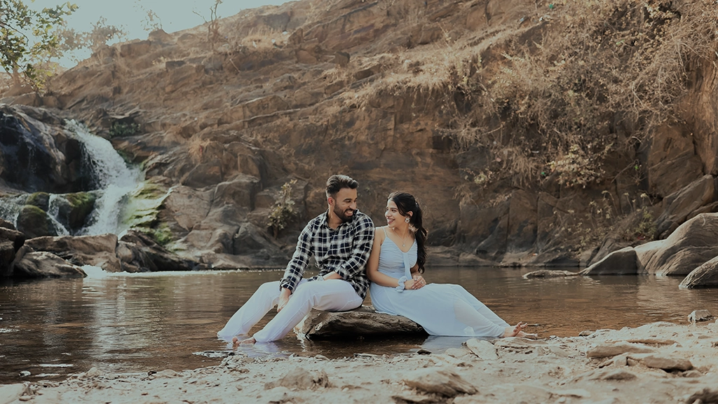 Alsigarh waterfall pre wedding shoot Udaipur